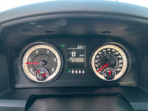 Used 2014 RAM 3500 Tradesman w/ Chrome Appearance Group image 9