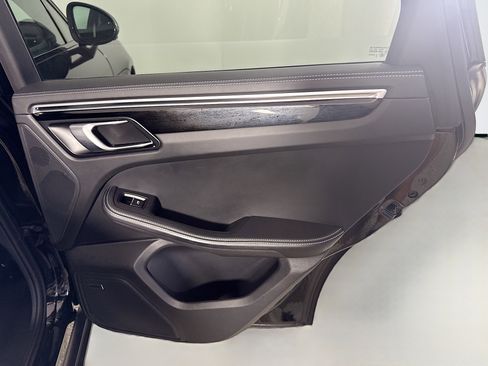 Used 2024 Porsche Macan Turbo w/ Premium Plus Package image 27