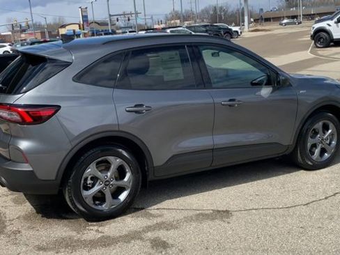 Certified 2025 Ford Escape ST-Line w/ Cold Weather Package FWD image 2