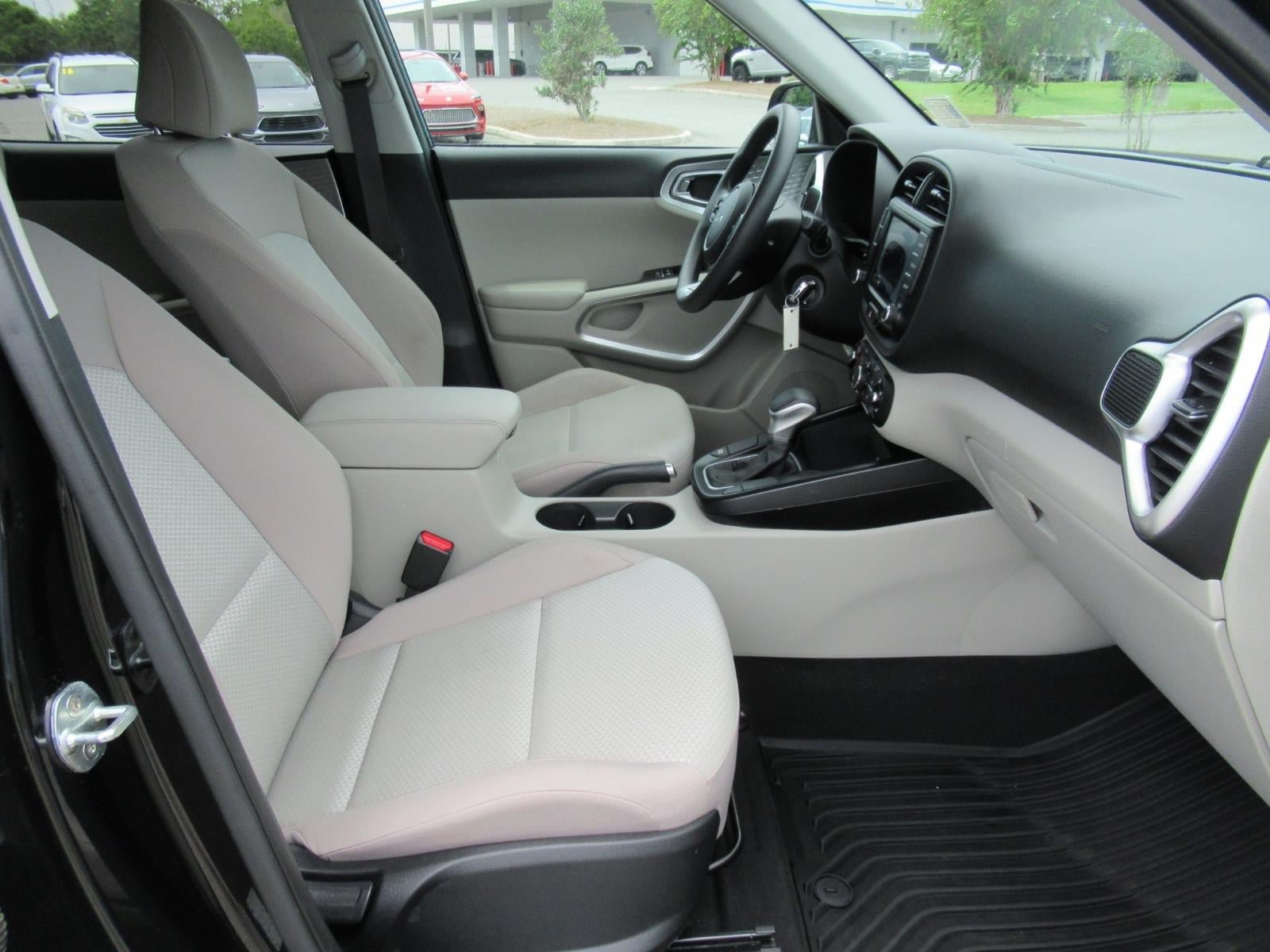 Used 2022 Kia Soul LX w/ Technology Package FWD image 10