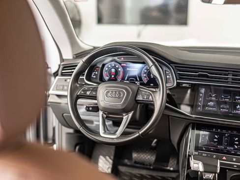 Used 2022 Audi Q8 Premium image 36
