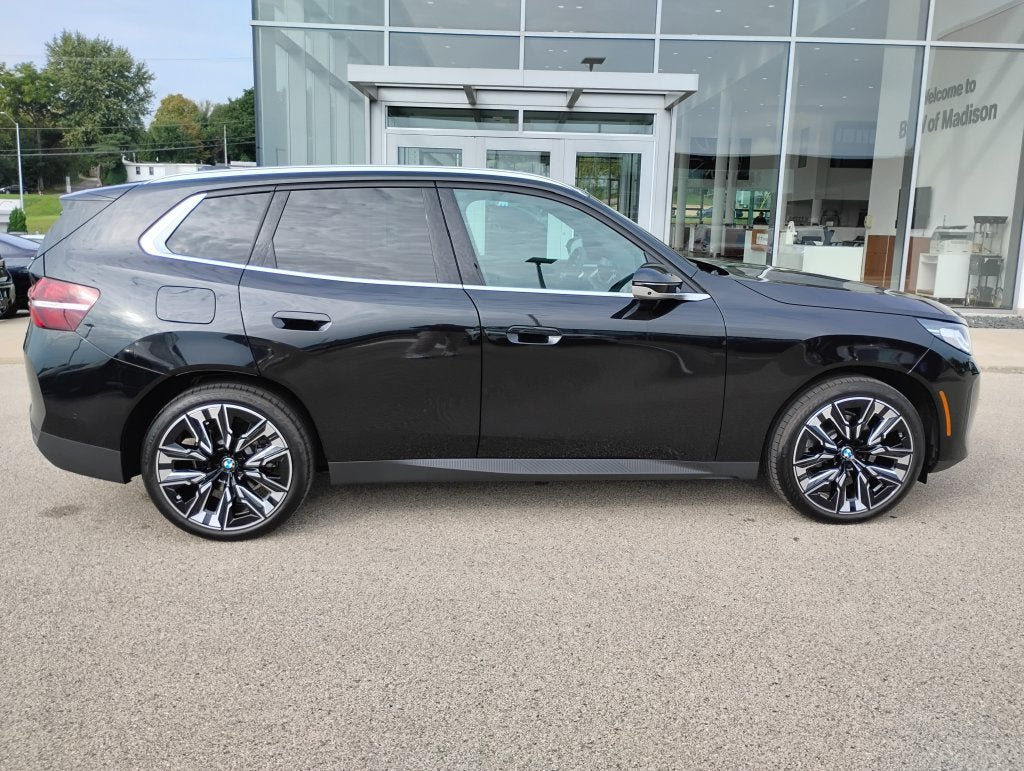 Used 2025 BMW X3 xDrive30i w/ Premium Package AWD/4WD image 2