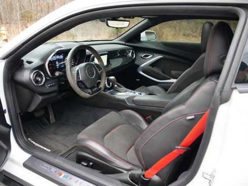 Used 2021 Chevrolet Camaro ZL1 image 25