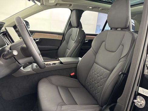 Used 2025 Volvo XC90 B6 Plus AWD/4WD image 28