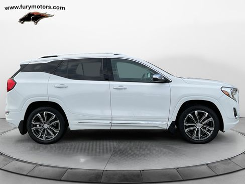 Used 2019 GMC Terrain Denali image 2