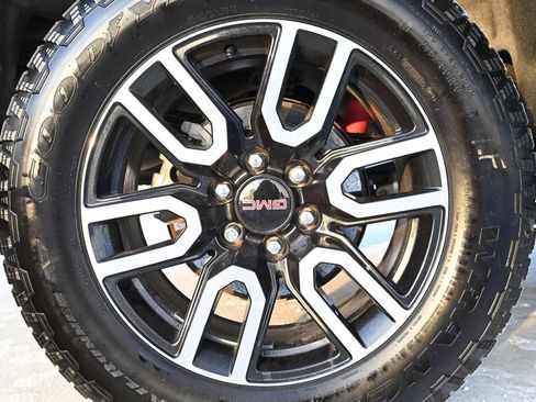 Used 2022 GMC Sierra 1500 AT4 w/ AT4 Premium Package image 48