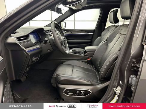 Used 2023 Jeep Grand Cherokee Overland w/ Luxury Tech Group IV AWD/4WD image 13
