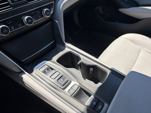 Used 2018 Honda Accord EX-L image 25