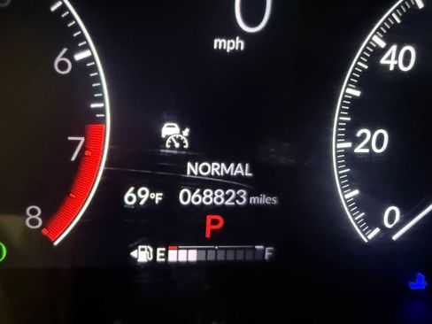 Used 2023 Honda HR-V LX image 35