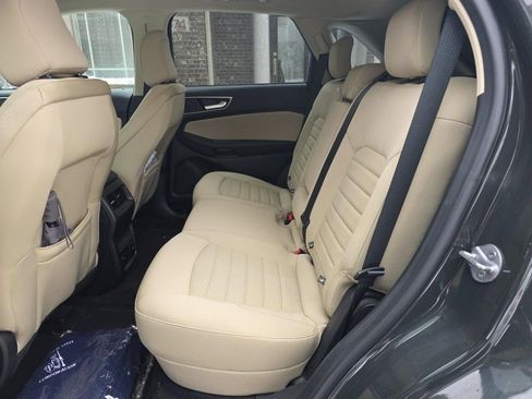 Used 2023 Ford Edge SEL w/ Convenience Package image 3