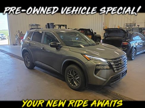 Used 2024 Nissan Rogue S AWD/4WD image 1