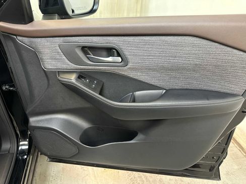 Certified 2023 Nissan Rogue SV image 27