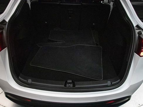 Used 2021 Tesla Model Y Long Range image 19