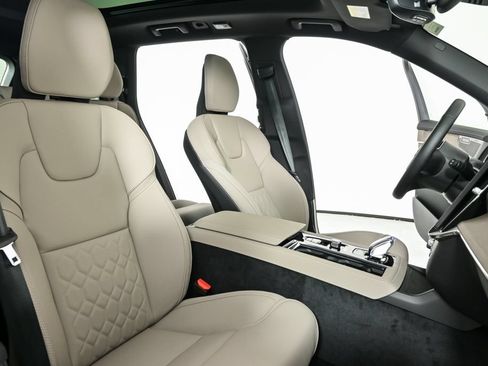 New 2026 Volvo XC90 B6 Plus w/ Protection Package Premier AWD/4WD image 24