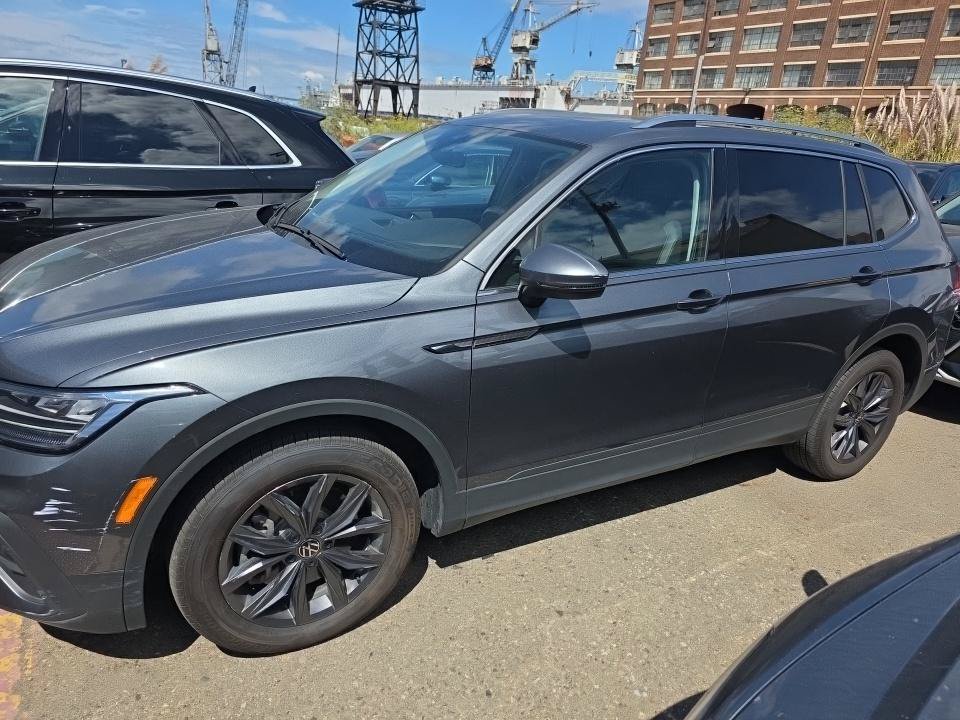 Used 2023 Volkswagen Tiguan SE FWD image 4