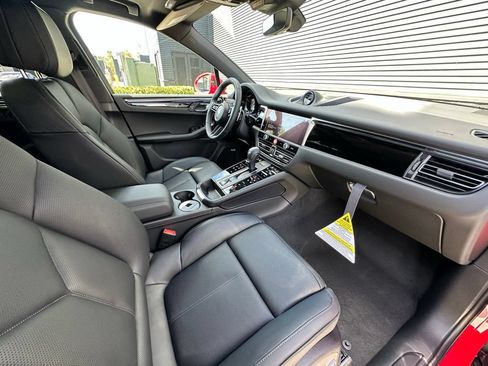 Used 2026 Porsche Macan AWD/4WD image 39