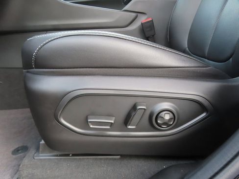 New 2025 Jeep Grand Cherokee Limited w/ Luxury Tech Group II image 10