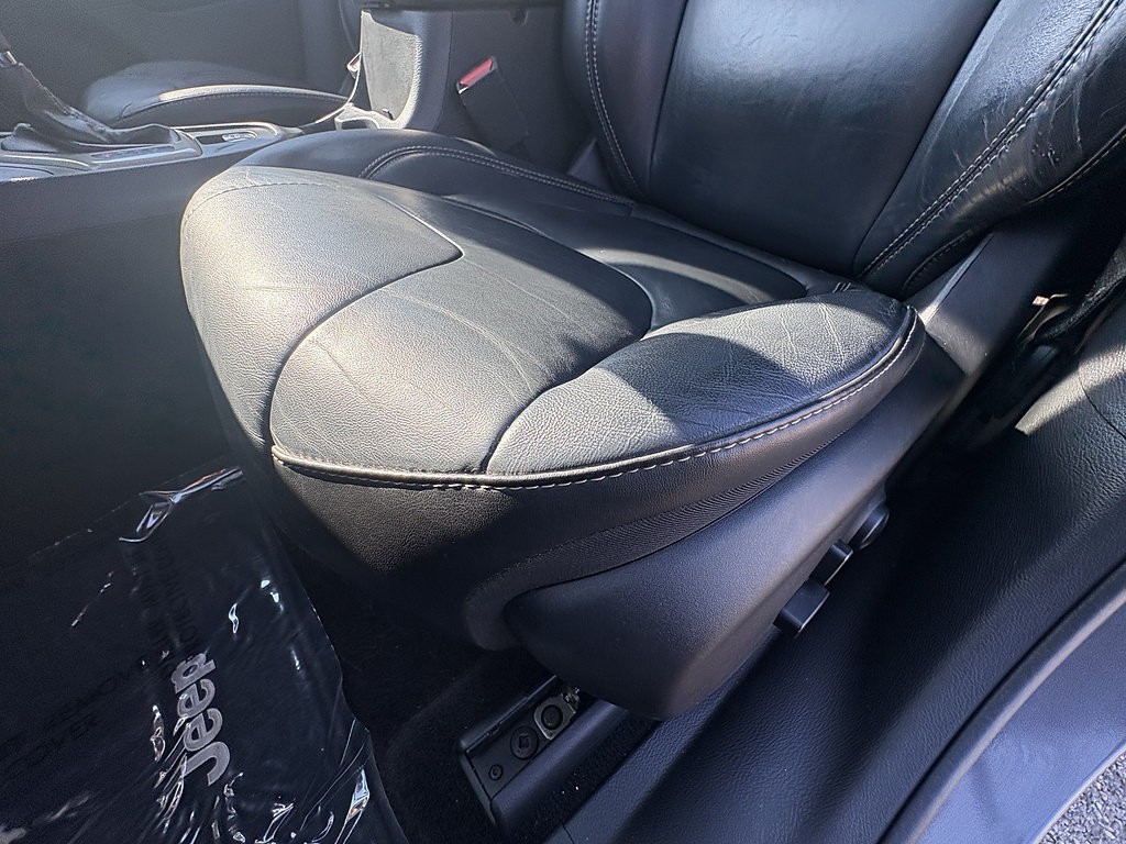 Used 2016 Jeep Cherokee Limited AWD/4WD image 31