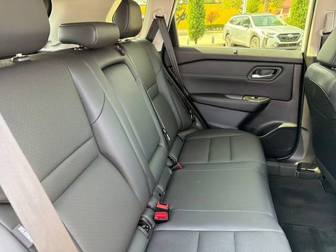 Used 2024 Nissan Rogue SV w/ SV Premium Package AWD/4WD image 28