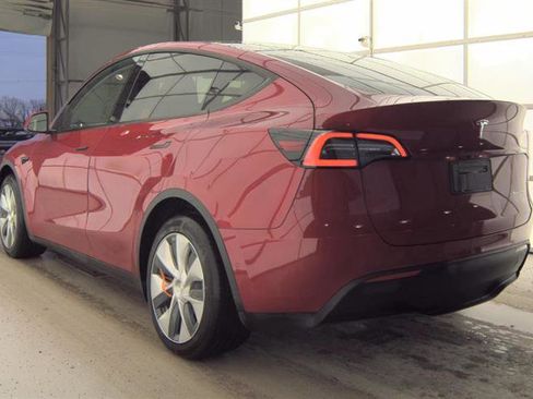 Used 2020 Tesla Model Y Long Range image 11