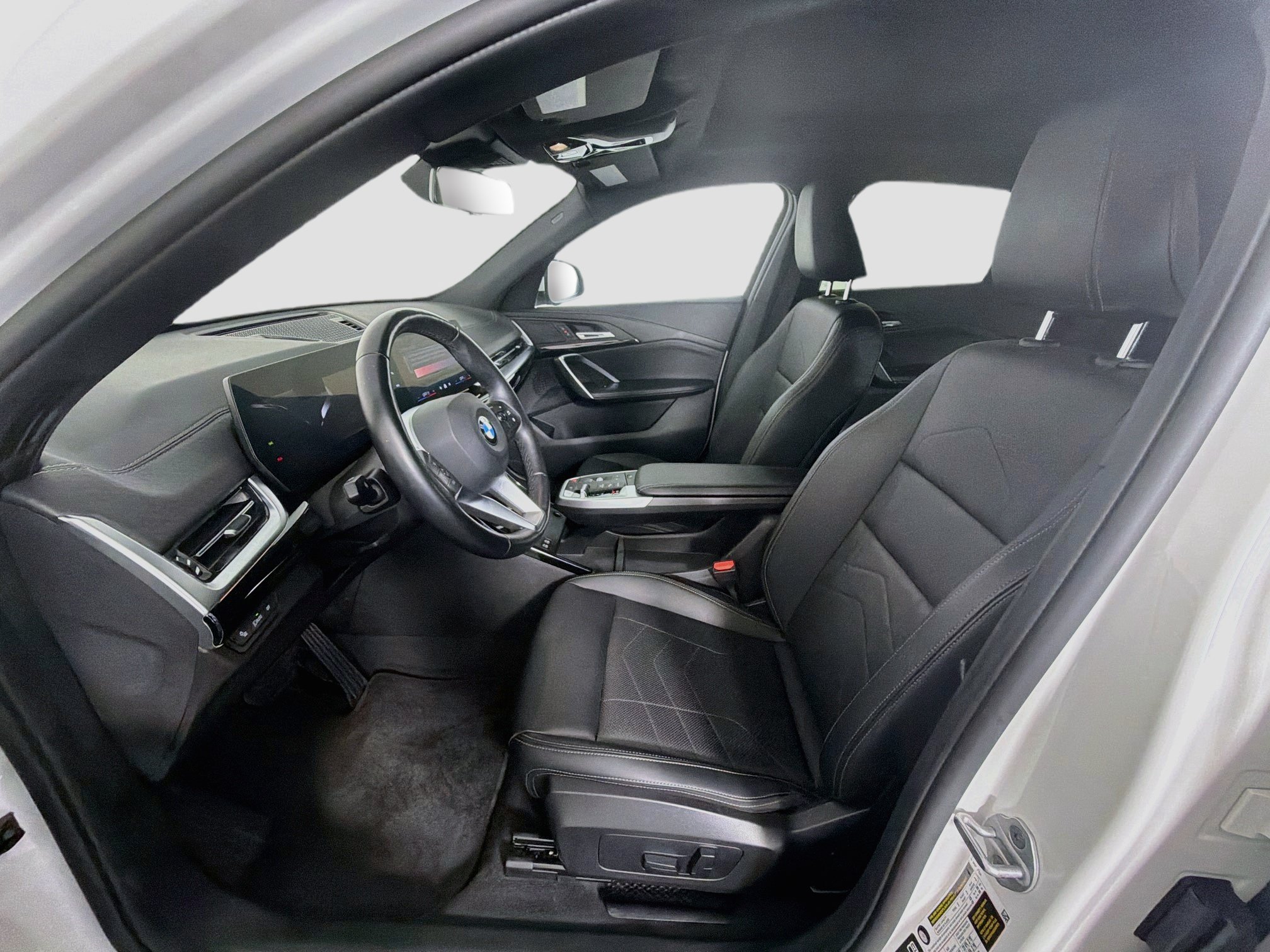 Used 2026 BMW X2 xDrive28i AWD/4WD image 13