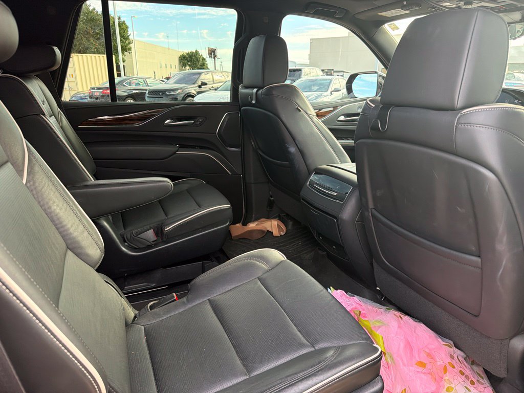 Used 2023 Cadillac Escalade Premium Luxury w/ Performance Package AWD/4WD image 13