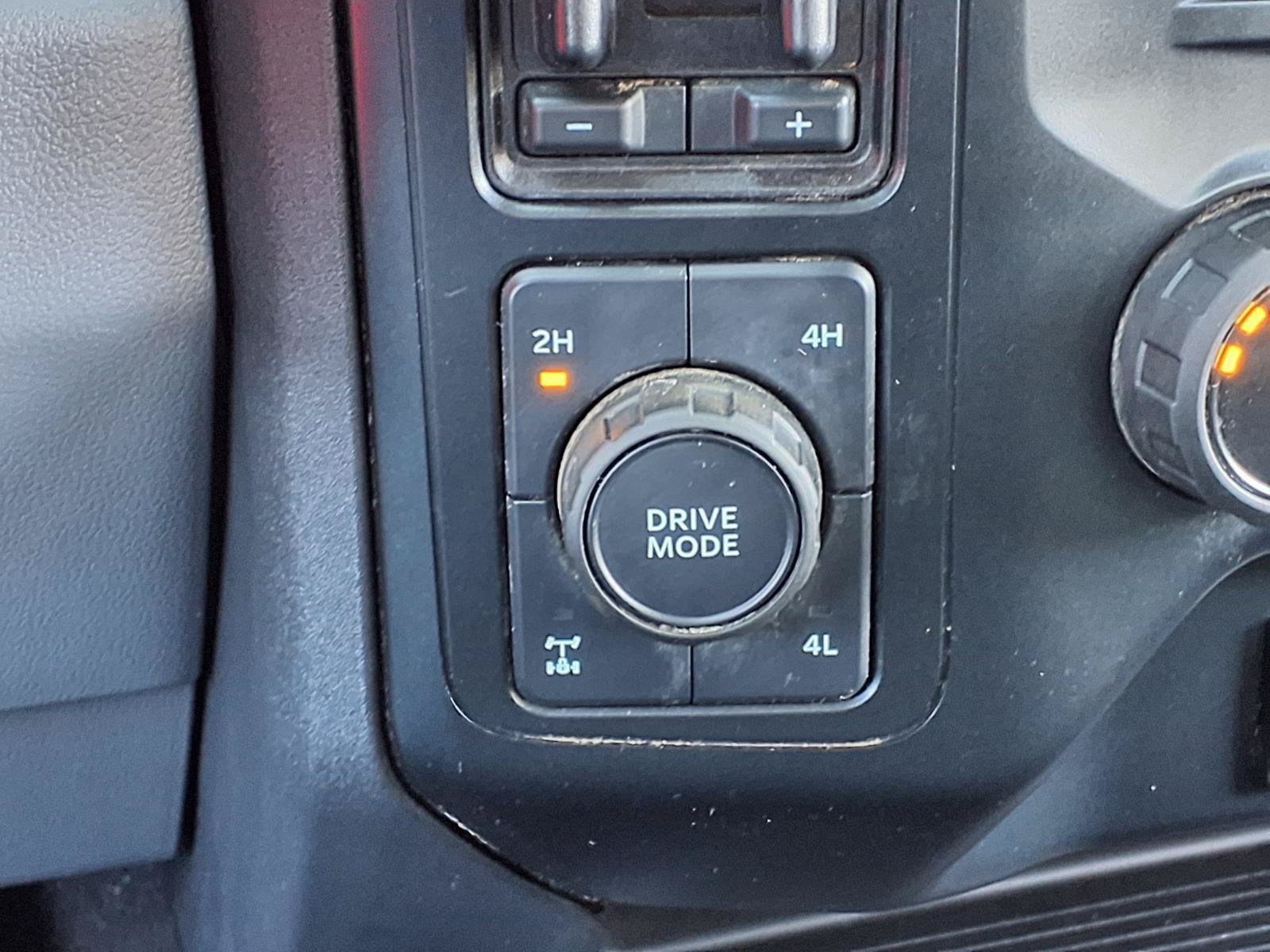 Used 2023 Ford F350 XLT w/ FX4 Off-Road Package AWD/4WD image 14