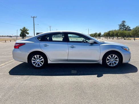 Used 2016 Nissan Altima 2.5 S w/ Power Driver Seat Package FWD image 5