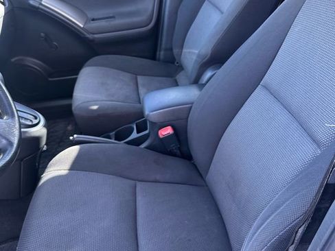 Used 2007 Pontiac Vibe w/ Sun And Sound Package image 10