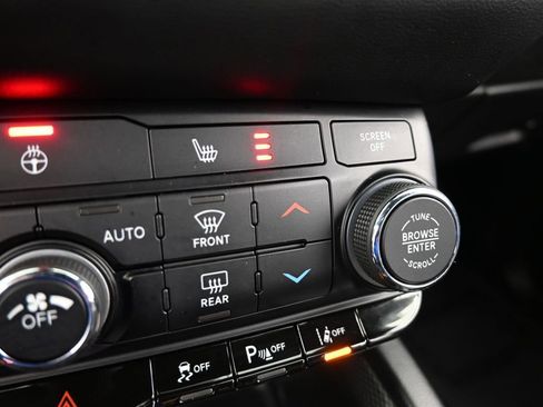 Used 2022 Dodge Durango GT image 27