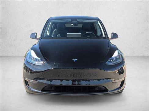 Used 2025 Tesla Model Y Long Range AWD/4WD image 2