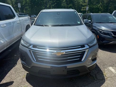 Used 2023 Chevrolet Traverse LT AWD/4WD image 3