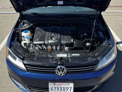 Used 2013 Volkswagen Jetta SE FWD image 12