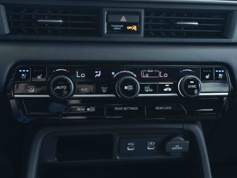 Used 2026 Honda Pilot Black Edition image 34