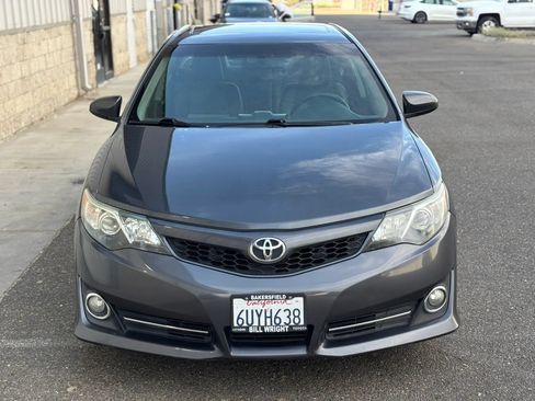 Used 2012 Toyota Camry SE w/ Leather Pkg FWD image 5