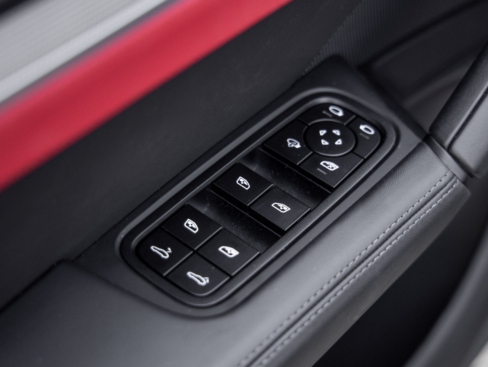 Certified 2026 Porsche Cayenne AWD/4WD image 22