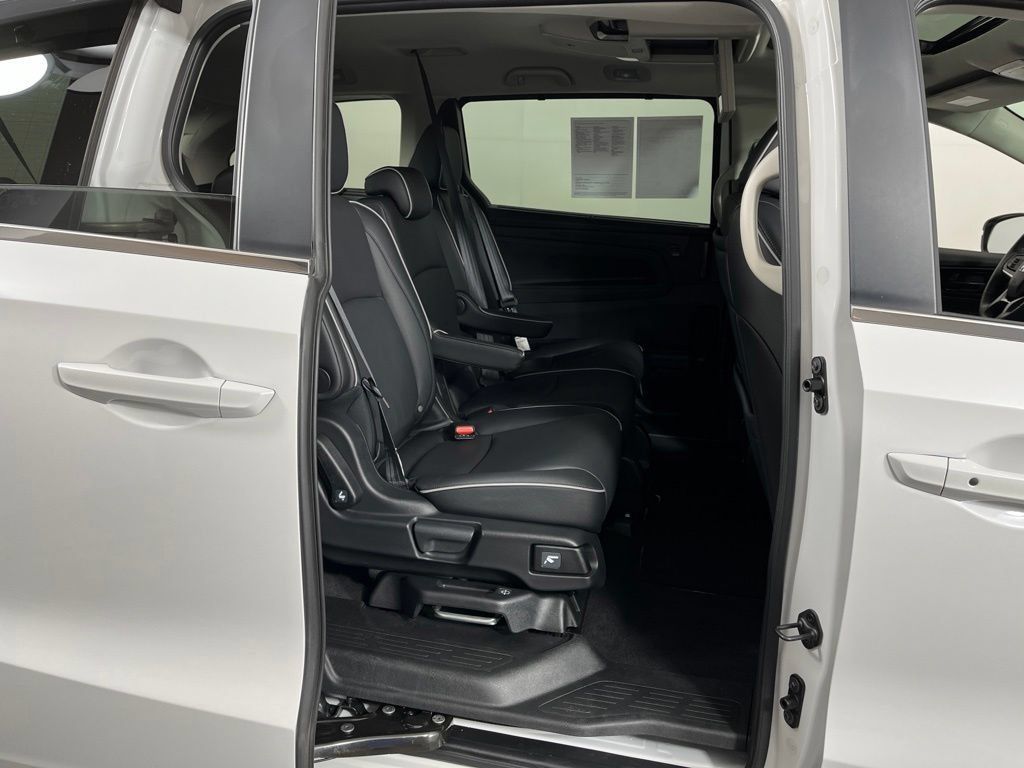 Certified 2026 Honda Odyssey Touring image 10