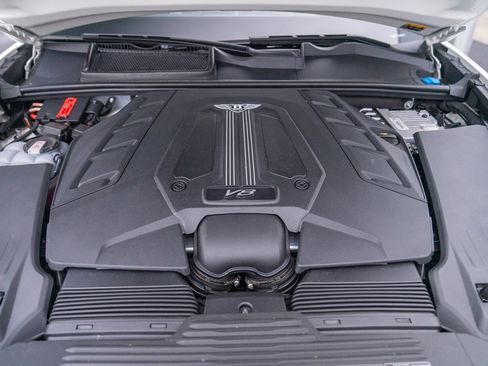 Used 2022 Bentley Bentayga image 30