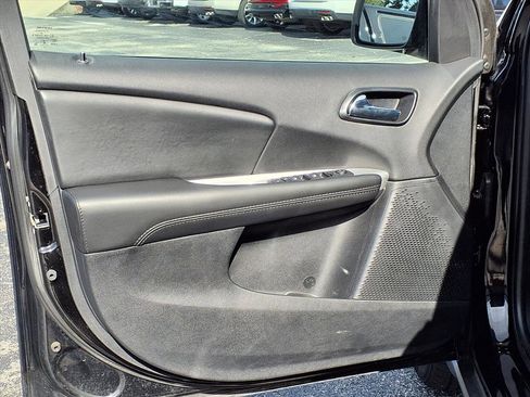 Used 2020 Dodge Journey SE image 12