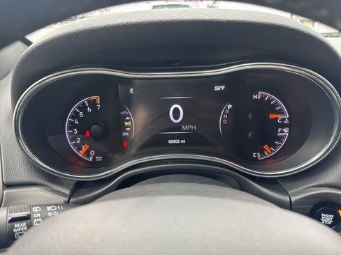 Used 2021 Jeep Grand Cherokee Laredo image 14