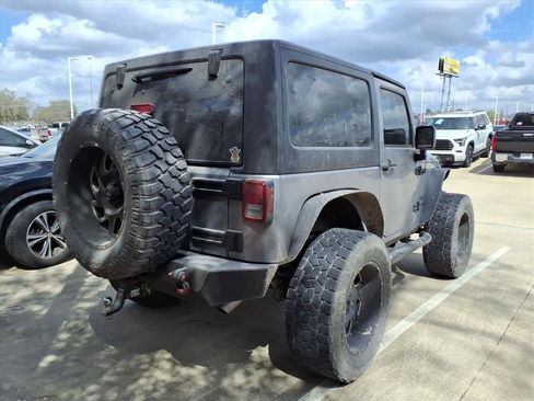 Used 2018 Jeep Wrangler Sport image 8