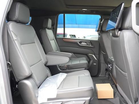 New 2026 GMC Yukon XL Denali w/ Denali Reserve Package image 23