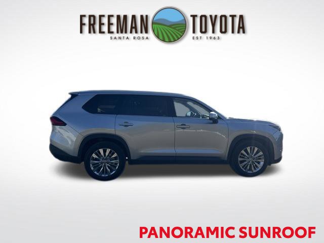 Used 2024 Toyota Grand Highlander AWD image 4