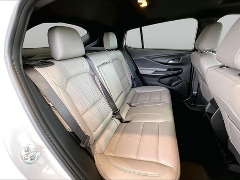 Used 2025 Buick Envista Avenir FWD image 21