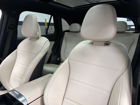 Used 2025 Mercedes-Benz GLC 350e 4MATIC image 26