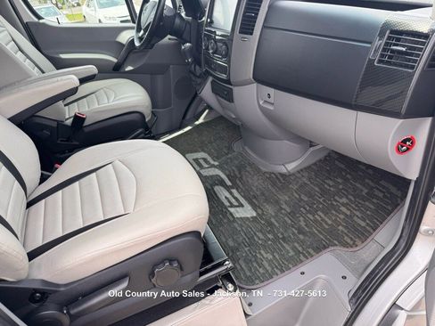 Used 2017 Mercedes-Benz Sprinter 3500 image 55