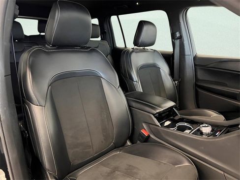 Used 2023 Jeep Grand Cherokee L Laredo image 19