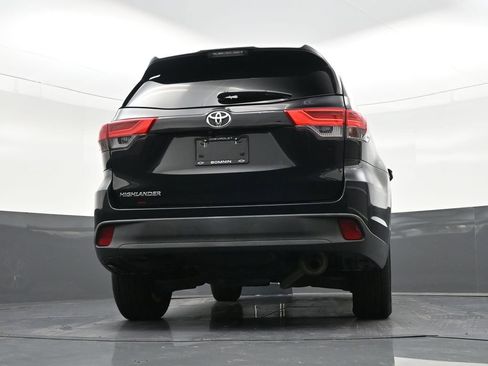 Used 2018 Toyota Highlander LE image 27