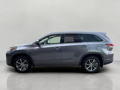 Used 2018 Toyota Highlander XLE AWD/4WD image 8