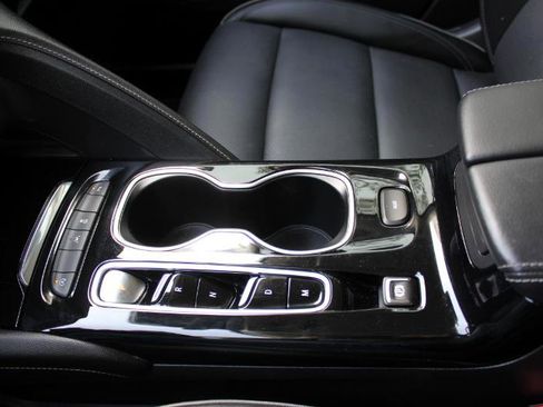 Used 2023 Buick Envision Essence image 37